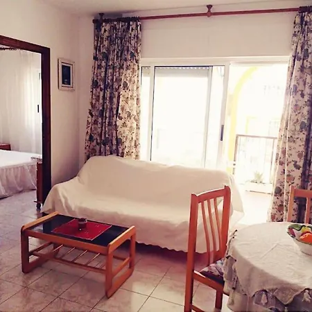Beachside Bliss 2br, Balcony, Pool, Wifi, Tennis Apartment