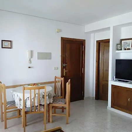 Beachside Bliss 2br, Balcony, Pool, Wifi, Tennis Apartment *